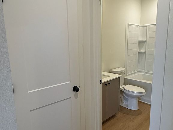 5th image of 6115 NE Multnomah St #5
