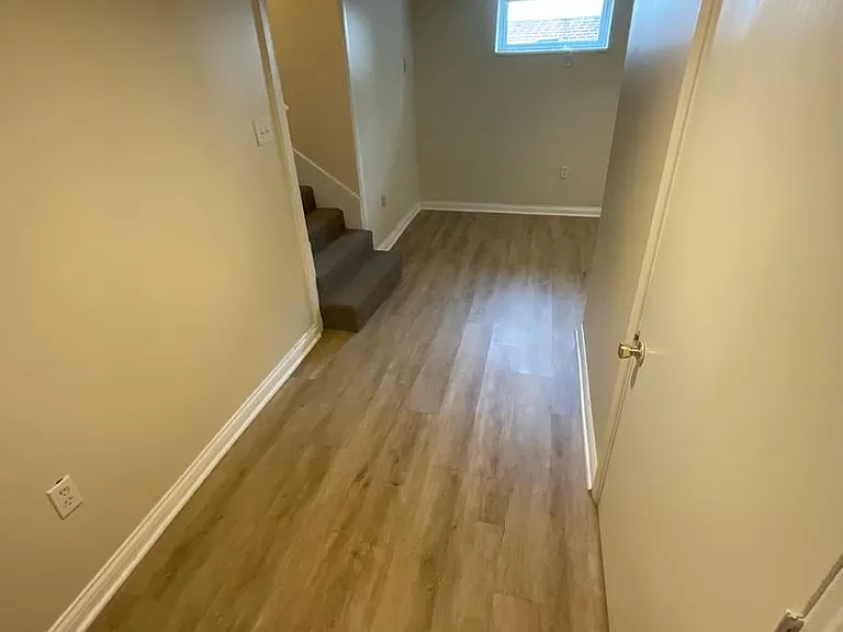 609 N Dunn St — Photo 17