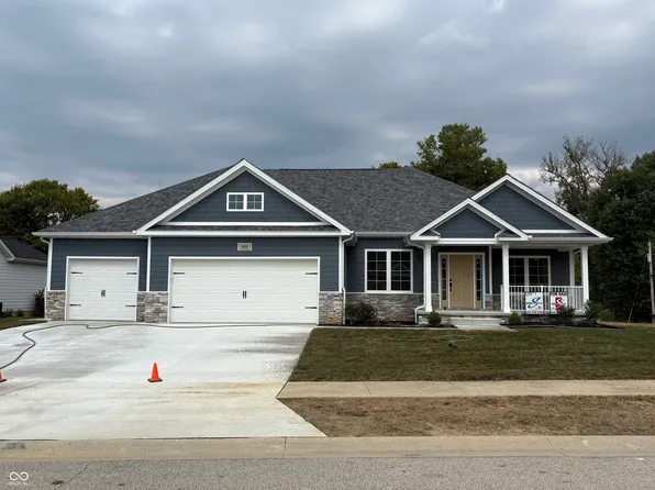 5026 Stonehaven Ln, Columbus, IN 47201