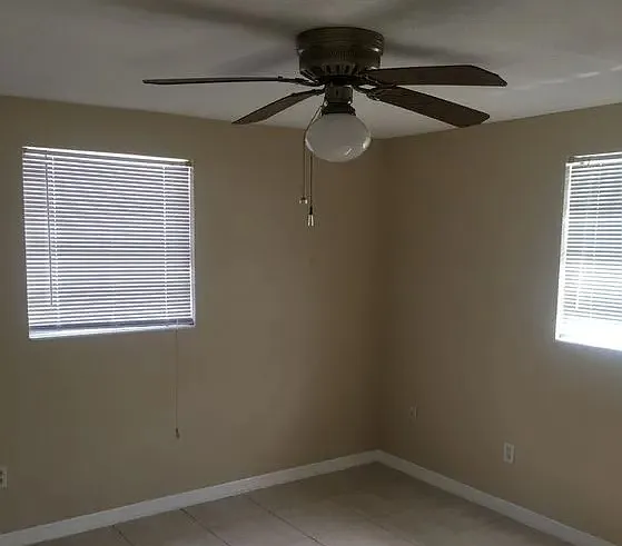 4050 Chesswood Dr — Photo 8