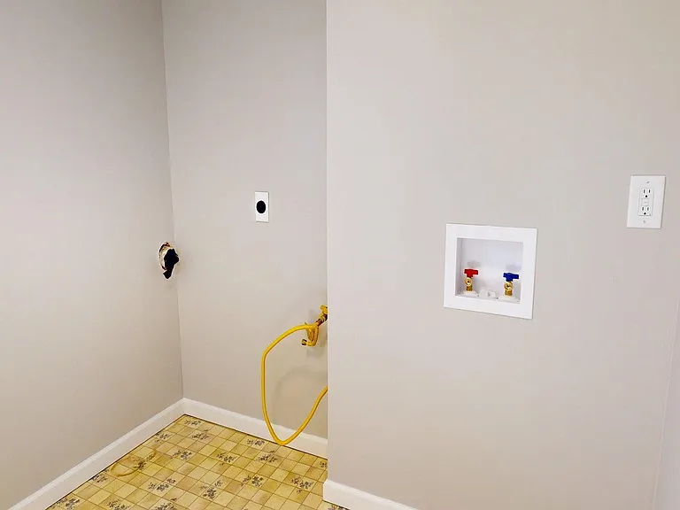 3280 E Oakwood Ave — Photo 14