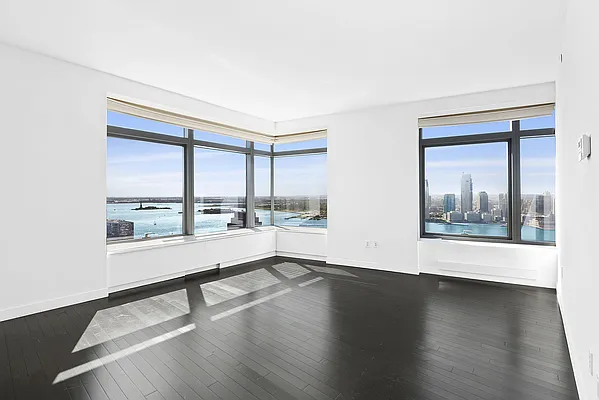 Rented by Compass | media 13