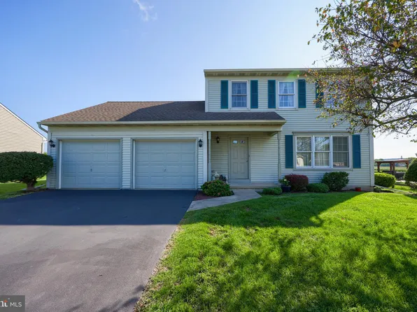 313 Willow Ln, New Holland, PA 17557