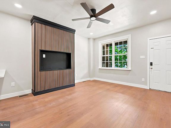 5th image of 4795 Silverwood St