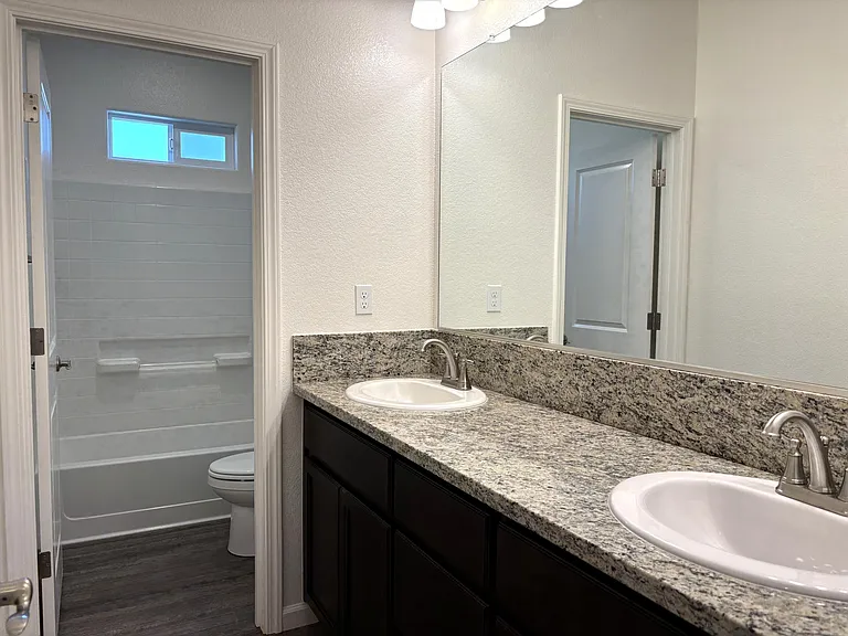 1020 Baywood Greens Dr — Photo 8