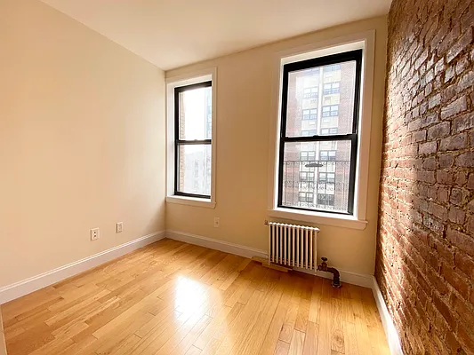 Rented by Bruma Realty LLC | media 17