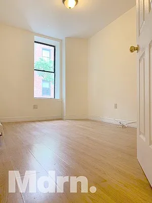 Rented by Mdrn Residential | media 36