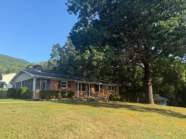 2474 Spruce Ave, Buena Vista, VA 24416