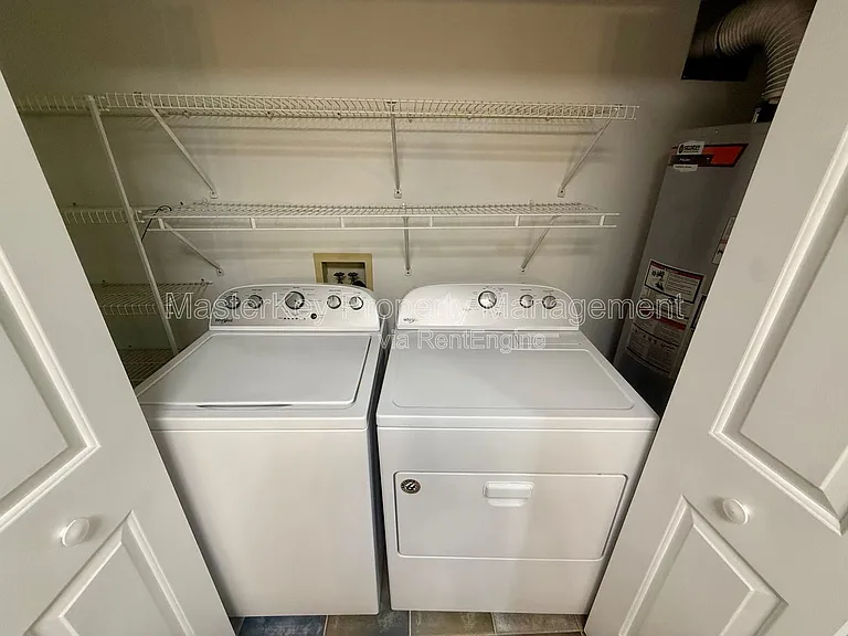 327 Saint Thomas Dr — Photo 21