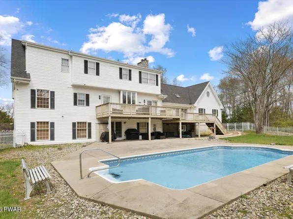 514 Highlawn Dr, East Stroudsburg, PA 18302