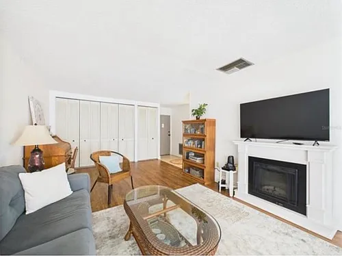 2700 Bayshore Blvd Photo 1