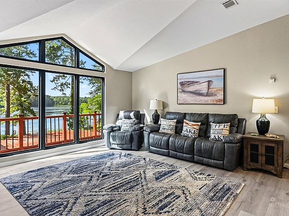 5th image of 836 Northshore Dr