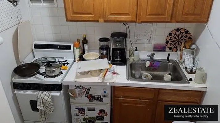 Rented by ZealEstate Group Inc | media 23