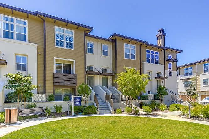 1st image of 471 Landeros Dr