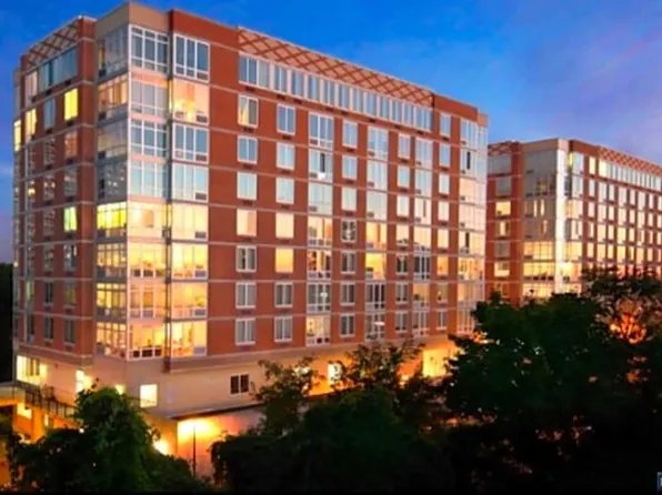 800 12th St APT 206, Palisades Park, NJ 07650