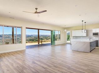 1402 Riverview Dr, Fallbrook, CA 92028