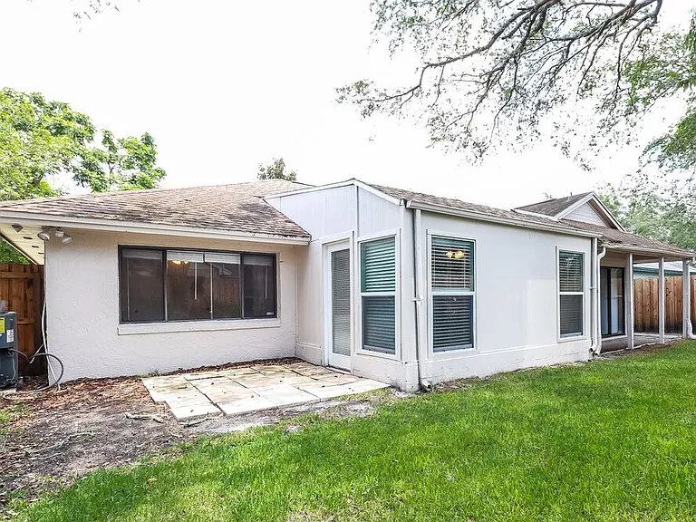 321 Alba Ln — Photo 19