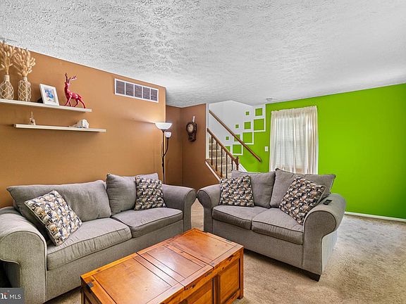 3rd image of 1238 Holmespun Dr