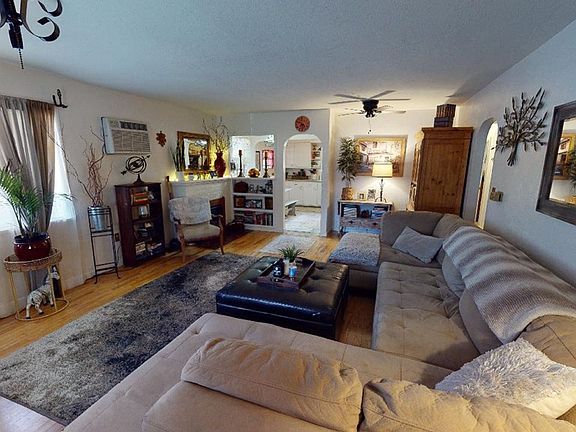 2nd image of 113 Delmas St
