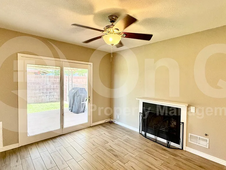 827 N 86th Way — Photo 8