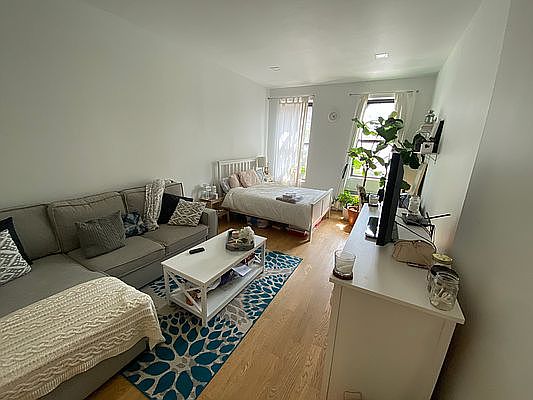 4th image of 577 2nd Ave #46A