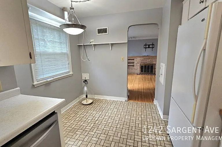 1242 Sargent Ave — Photo 5