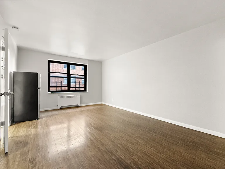 107 1/2 New St #103 — Photo 3