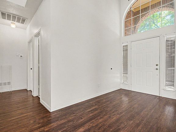 5th image of 2221 Pittner Ln