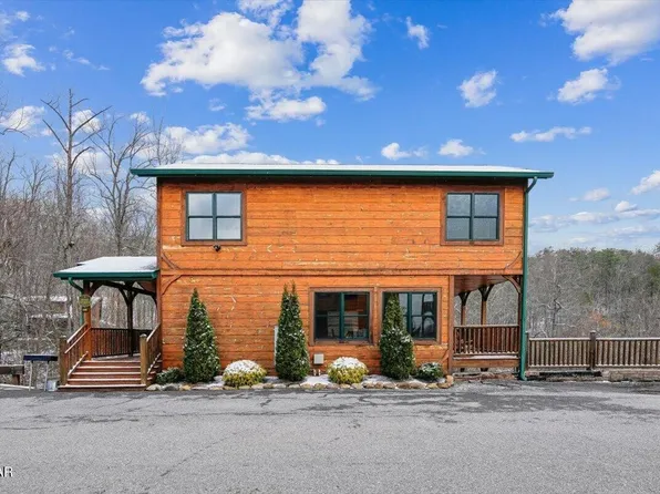 889 Great Smoky Way, Gatlinburg, TN 37738