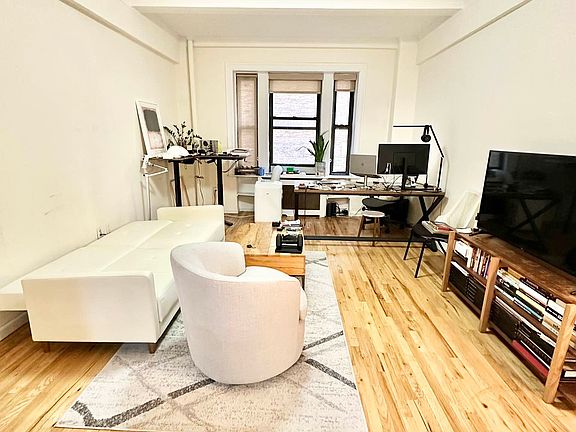 2nd image of 106 W 69th St APT 2D
