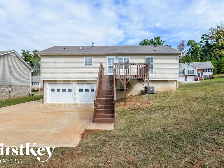 1755 Annendale Dr — Photo 15
