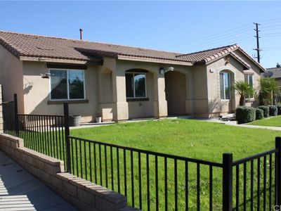 7697 Bella Terra Ave, Highland, CA, 92346