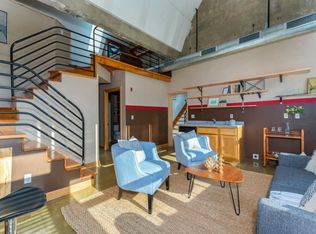 215 W Maple St APT 17, Milwaukee, WI 53204