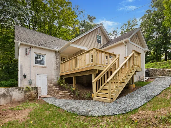 352 Levengood Rd, Douglassville, PA 19518