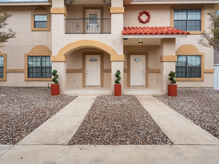 113 Ramon Cardenas Dr — Photo 3