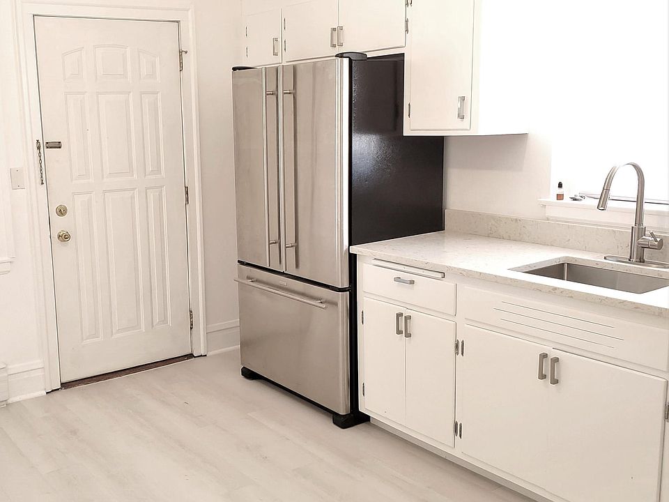 1st image of 1625 W Balmoral Ave APT 2
