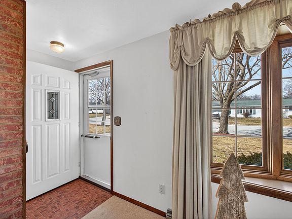 5th image of 2437 Peshtigo St