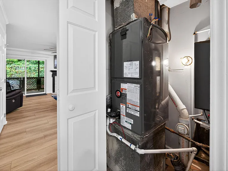 604 Broad Leaf Cir — Photo 20