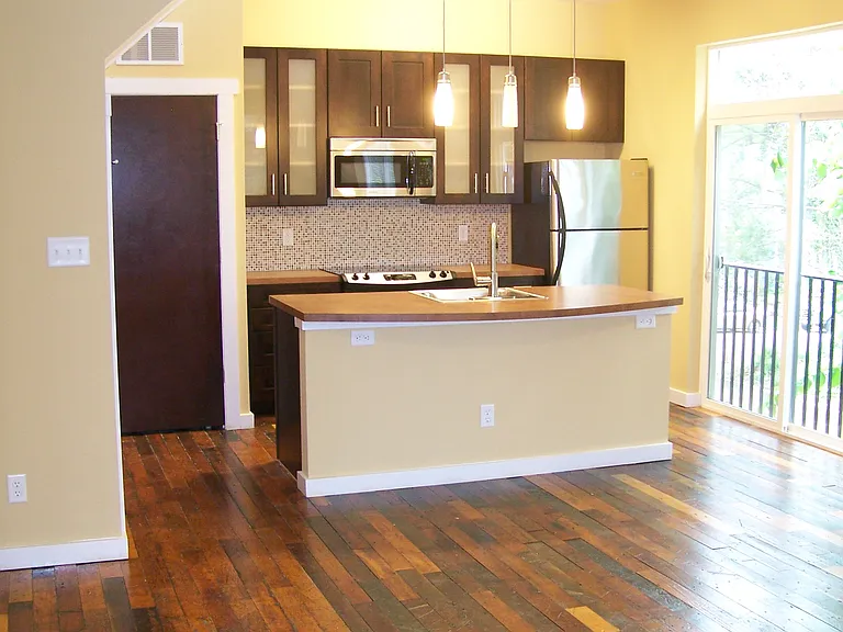 1000 Porter St #10 — Photo 16
