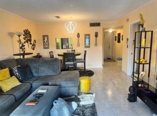 4270 NW 40th St APT 306, Lauderdale Lakes, FL 33319