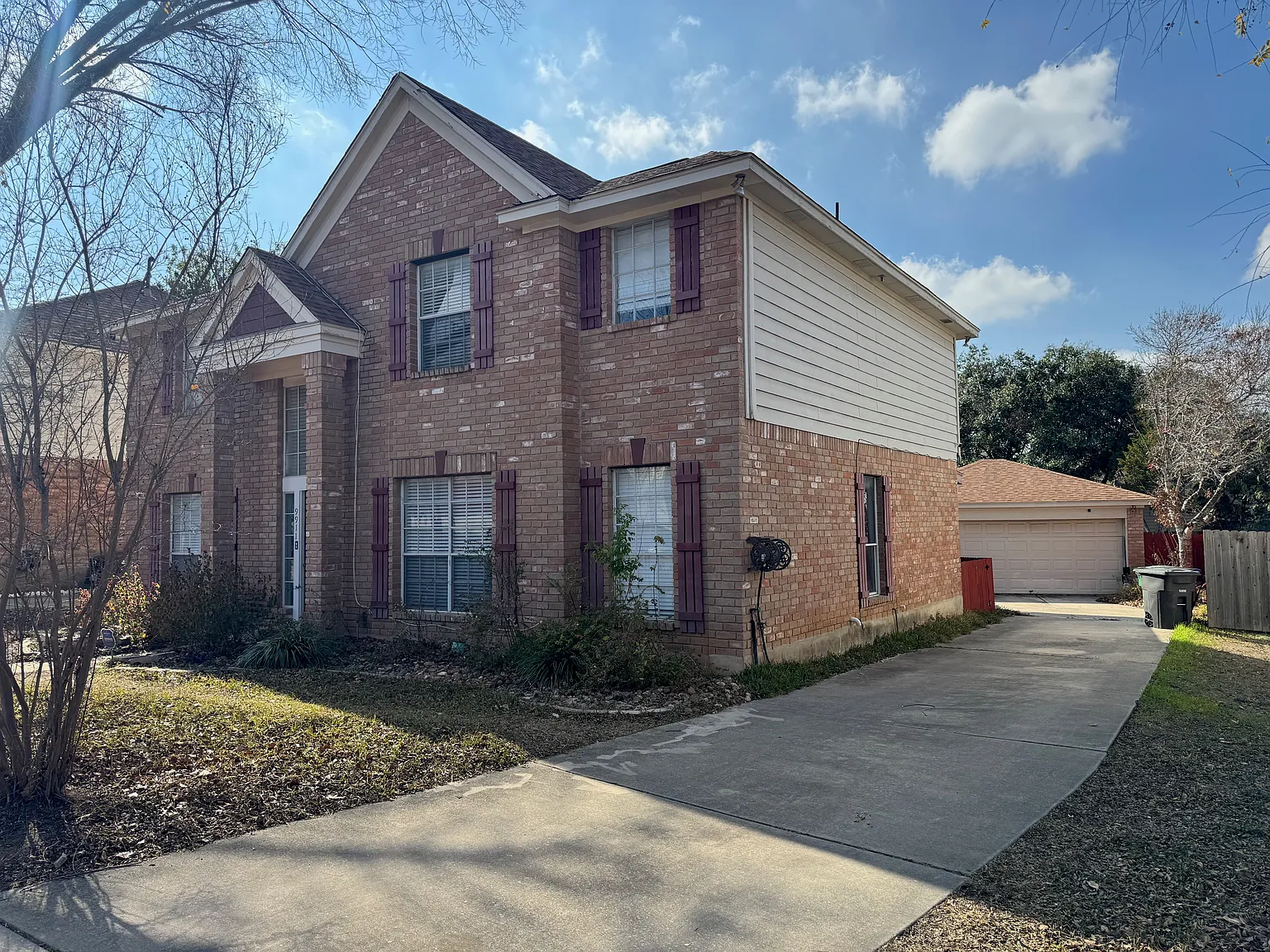 4 bed, 2.5 bath, 2461 sqft, $3,200 — Photo 2