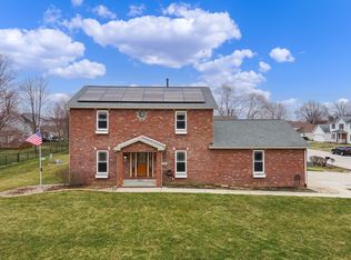 401 Heather Dr, Heyworth, IL 61745