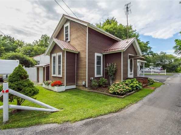 100 Ellis Pl, Canandaigua, NY 14424