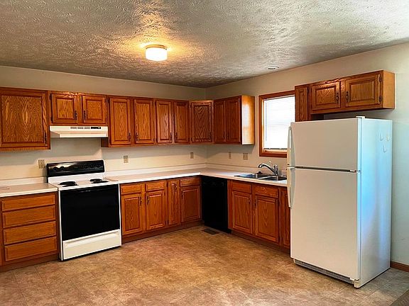 5th image of 205-207 N Bismark Ave
