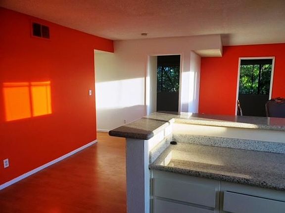 3rd image of 719 E Acacia Ave #204