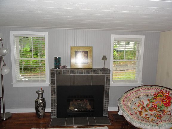 Living Room New Gas Fireplac