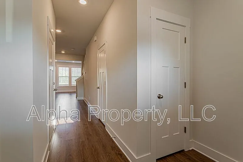 3 bed, 2.5 bath, 1587 sqft, $1,795 — Photo 3