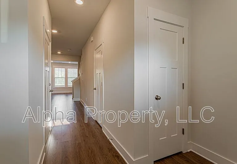 32 Mardale Ln — Photo 3