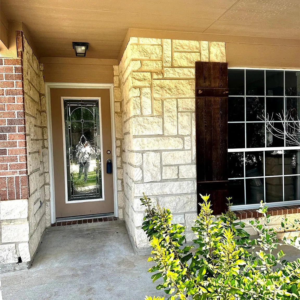 5 bed, 3.5 bath, 2965 sqft, $2,695 — Photo 2