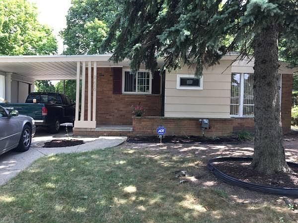 1st image of 23060 Eastwood Ave